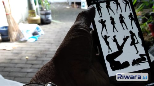 Ilustrasi pornografi online